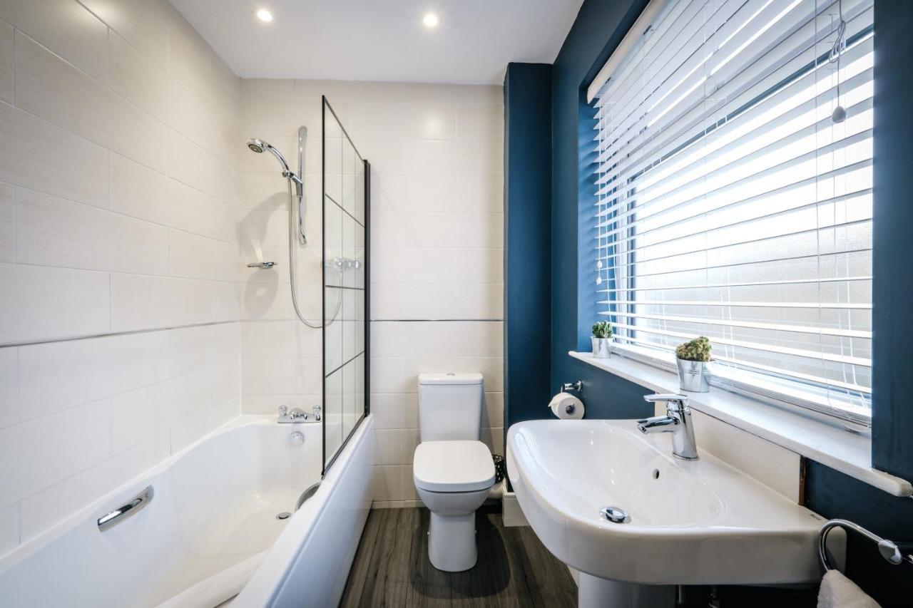 Rockside - Luxury 1 Bedroom Home With Hot Tub, Central Location, Parking And Pet Friendly Windermere Buitenkant foto