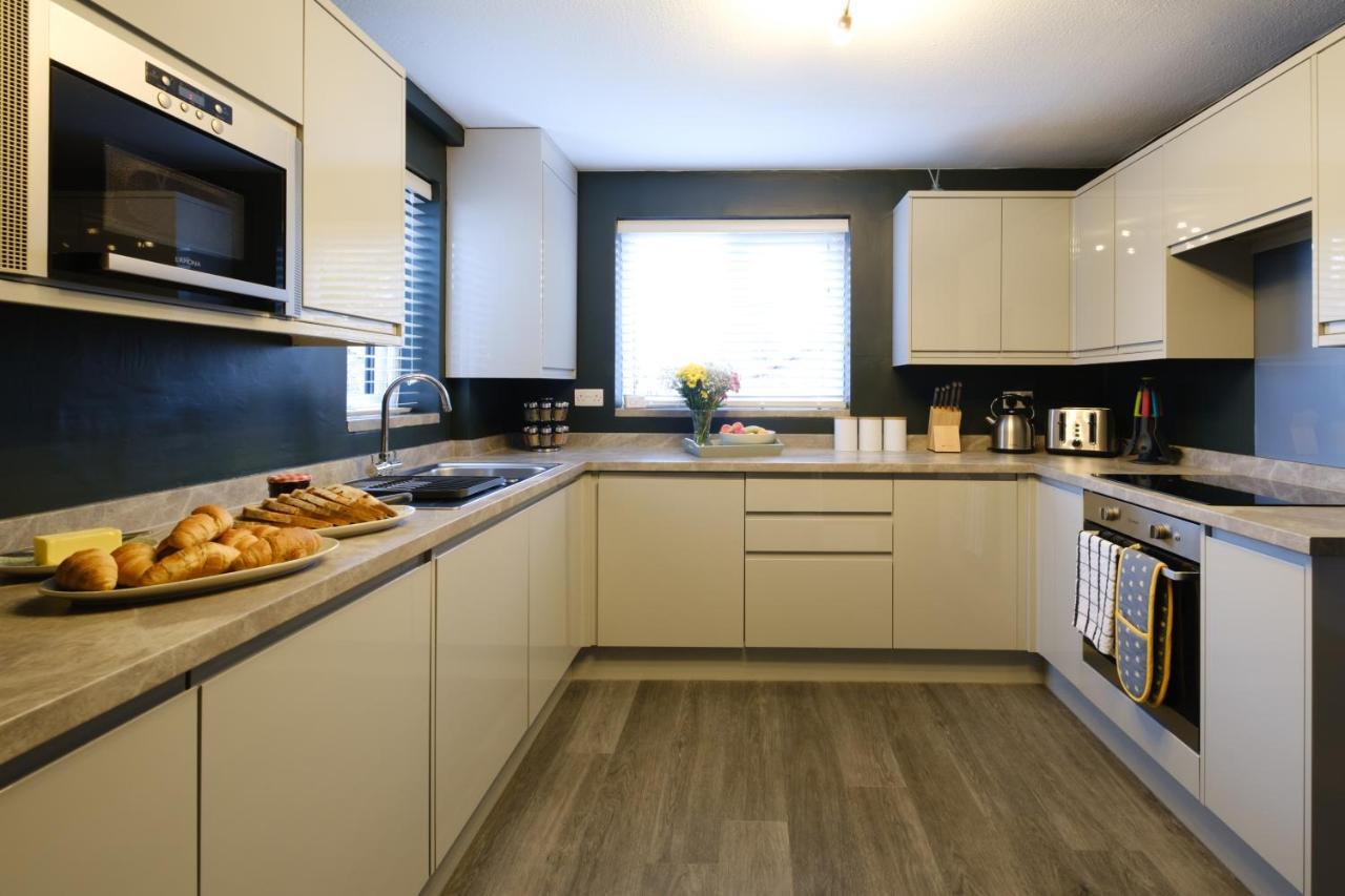 Rockside - Luxury 1 Bedroom Home With Hot Tub, Central Location, Parking And Pet Friendly Windermere Buitenkant foto