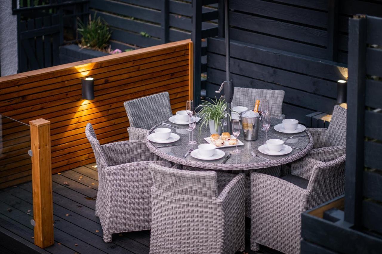 Rockside - Luxury 1 Bedroom Home With Hot Tub, Central Location, Parking And Pet Friendly Windermere Buitenkant foto
