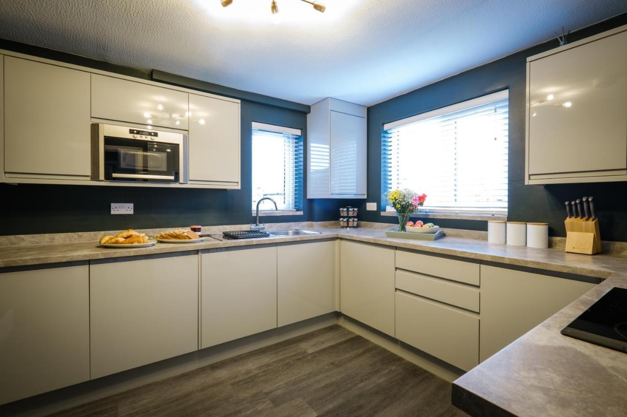 Rockside - Luxury 1 Bedroom Home With Hot Tub, Central Location, Parking And Pet Friendly Windermere Buitenkant foto