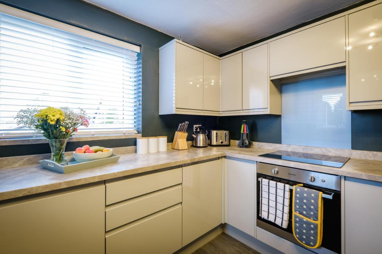 Rockside - Luxury 1 Bedroom Home With Hot Tub, Central Location, Parking And Pet Friendly Windermere Buitenkant foto