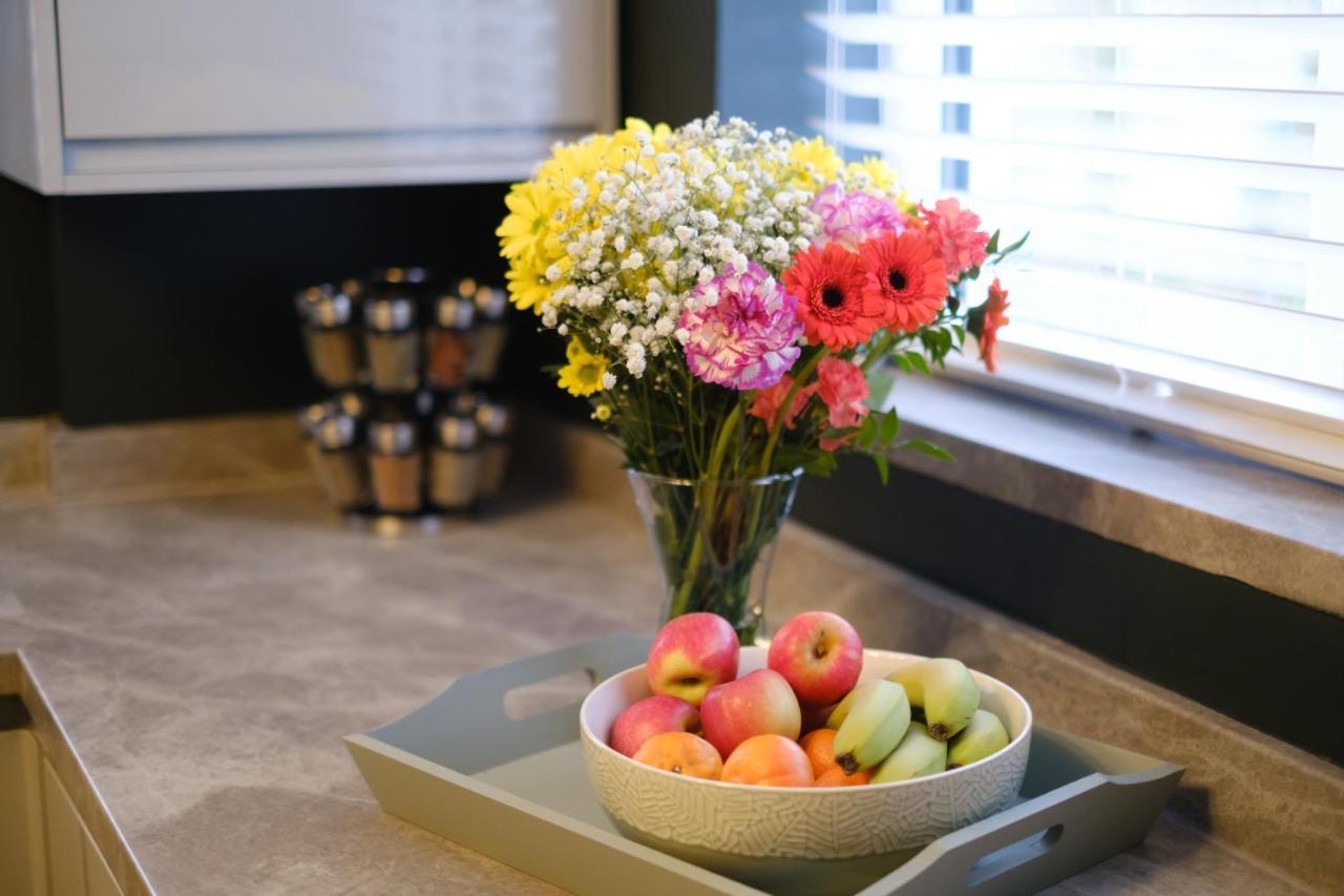 Rockside - Luxury 1 Bedroom Home With Hot Tub, Central Location, Parking And Pet Friendly Windermere Buitenkant foto