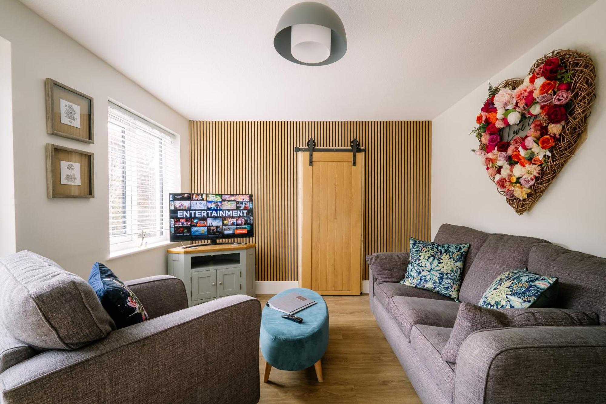 Rockside - Luxury 1 Bedroom Home With Hot Tub, Central Location, Parking And Pet Friendly Windermere Buitenkant foto