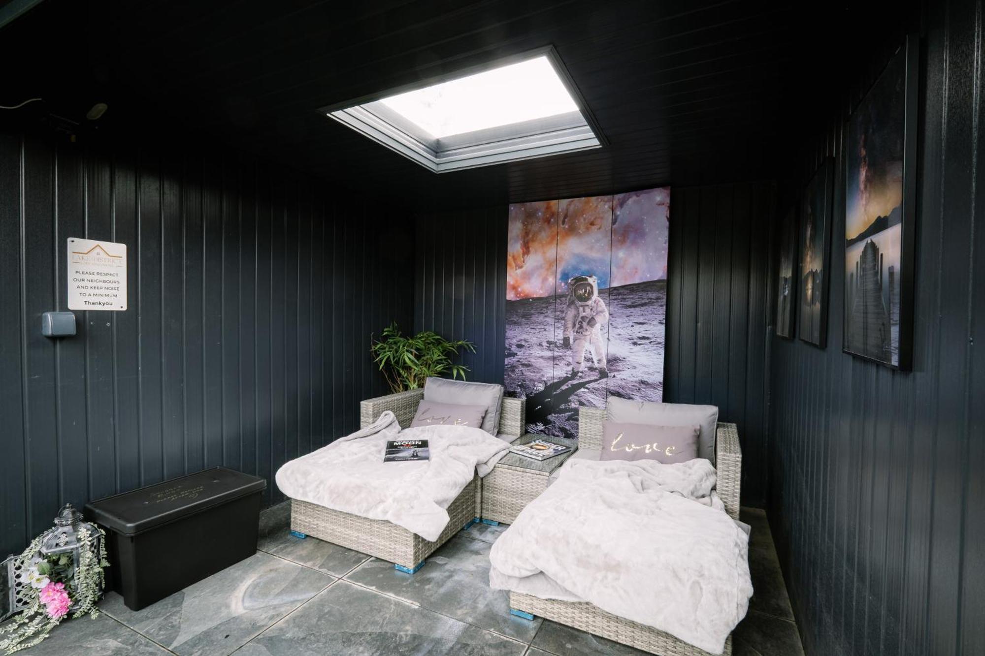 Rockside - Luxury 1 Bedroom Home With Hot Tub, Central Location, Parking And Pet Friendly Windermere Buitenkant foto